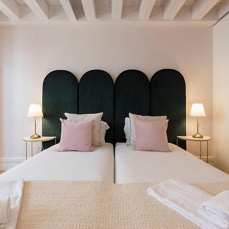 Mouzinho Luxury 3Br Flat L 5 Min Walk To Ribeira By Lovelystay Porto Exterior photo