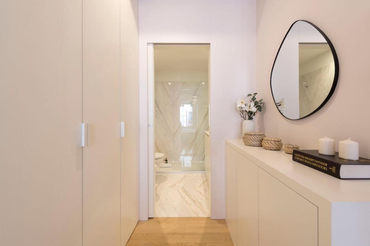 Mouzinho Luxury 3Br Flat L 5 Min Walk To Ribeira By Lovelystay Porto Exterior photo